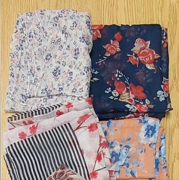 Lot Of 7 Floral and Striped Patterned Scarves Scarf - Picture 5 of 6